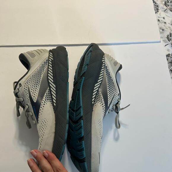 Brooks men’s adrenaline guys 23 running sneakers in blue, gray and black. Sz 13 main image 4